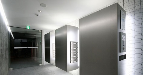 ラ・ジェラータ　BRAVI不動産のエントランス|シックなエントランス