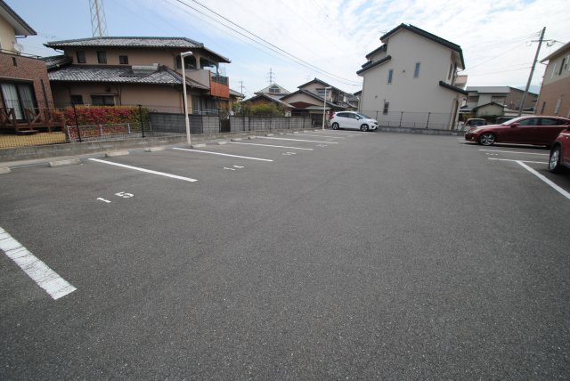 グラン・クリュ山川 の駐車場