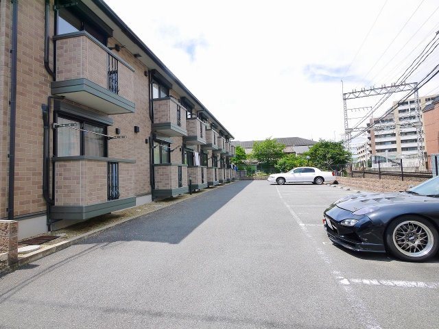 グランドゥール西大寺の駐車場|駐車場があります