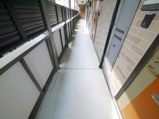 グランドゥール西大寺のその他共用部分|廊下です