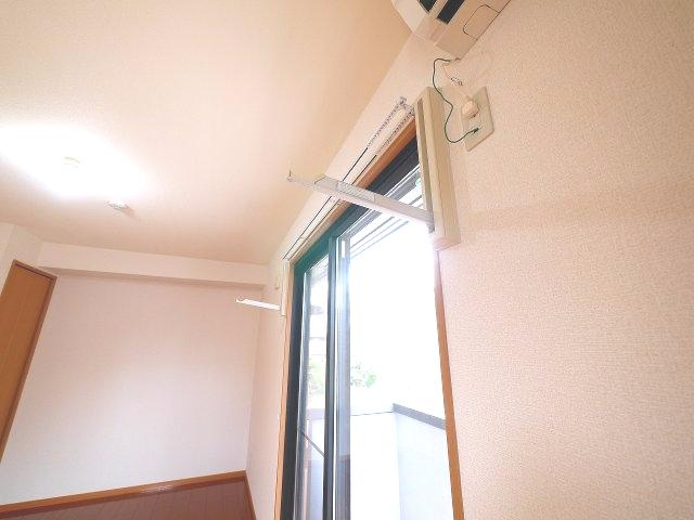 グランドゥール西大寺の設備|室内物干し
