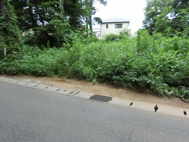 花見川区長作台２丁目　売地　建築条件なしの前面道路含む現地写真