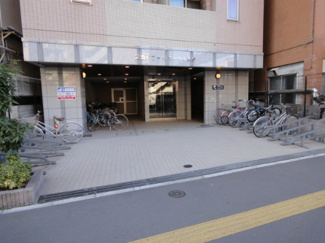 【エントランス】