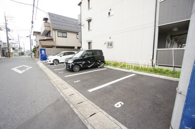 オリーブガーデンひばりが丘の駐車場