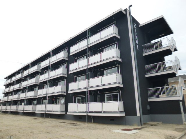 倉敷市真備町川辺の賃貸マンションの外観