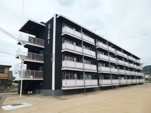 倉敷市真備町川辺の賃貸マンションの外観