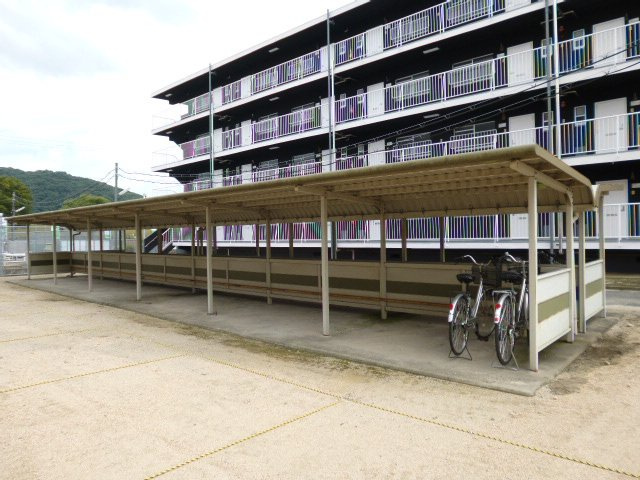 倉敷市真備町川辺の賃貸マンションのその他共用部分|自転車置き場