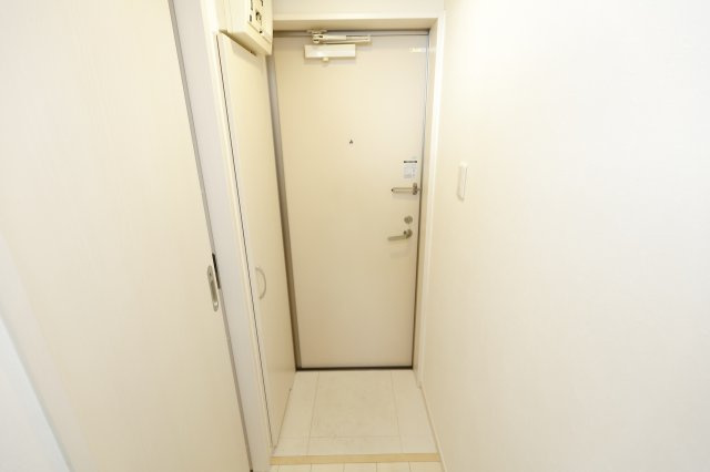 グローレ小岩の玄関