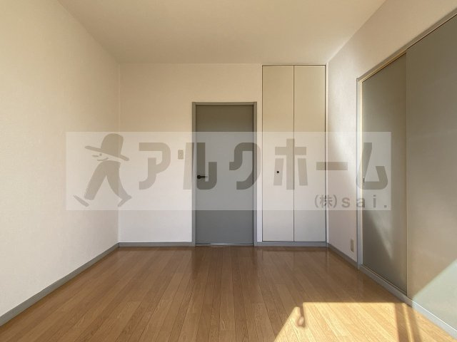 リバーサイド大豊の洋室
