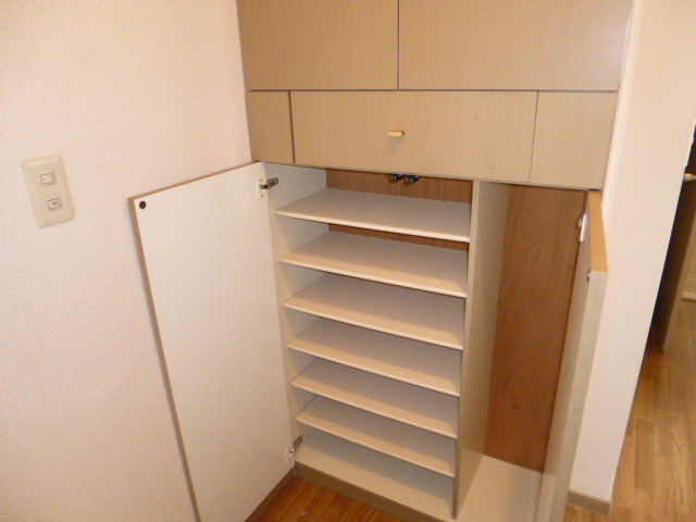 ラピュータ大島Ａの内装|シューズボックス