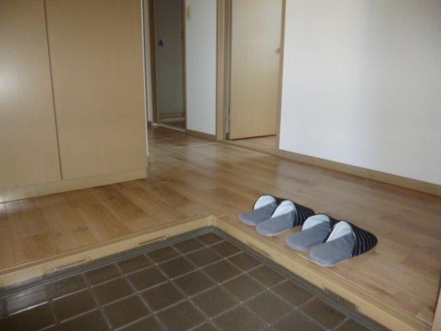 ラピュータ大島Ａの玄関