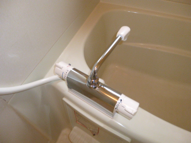 ラピュータ大島Ａの浴室|サーモスタッド付き水栓