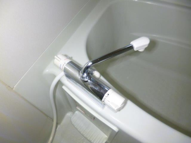ラピュータ大島Ａの浴室|サーモスタッド付き水栓