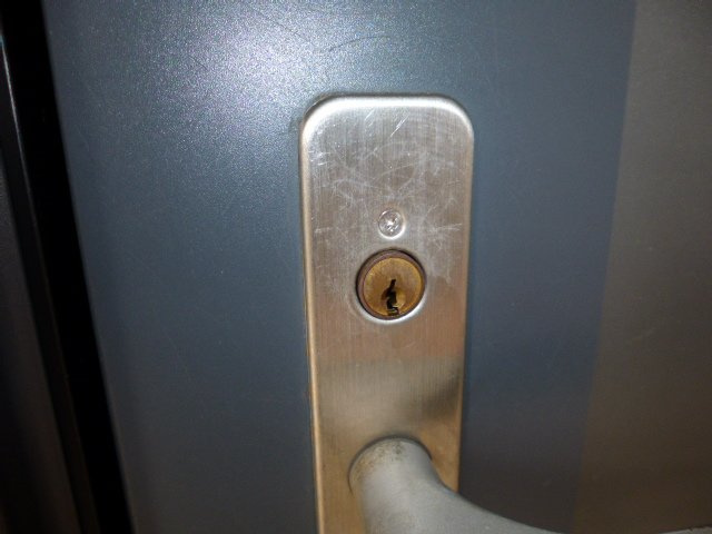 ラピュータ大島Ａのセキュリティ|玄関キー