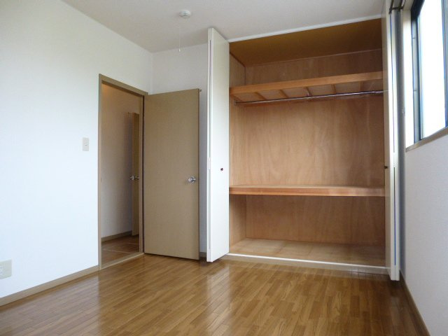 ラピュータ大島Ａの収納|洋室