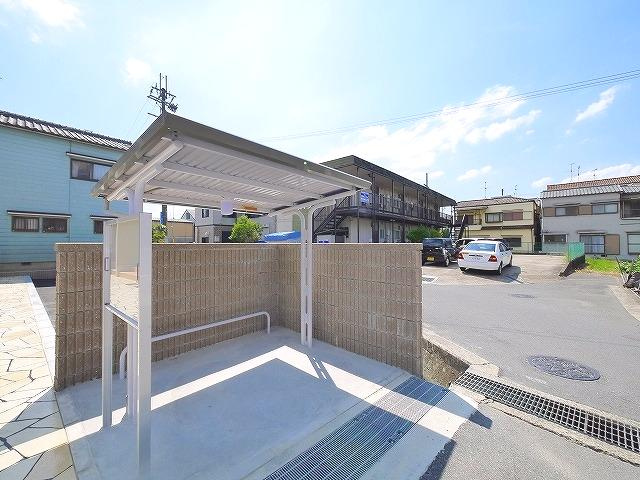イターナルパレスⅡのその他共用部分|ゆったりとした駐輪スペース。