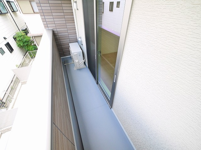イターナルパレスⅡのバルコニー|暖かな日差しのふりそそぐバルコニー