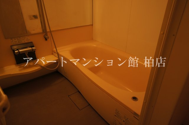 フローラルＡの浴室