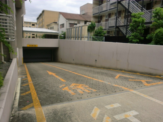 淀川ハイライフマンションの駐車場