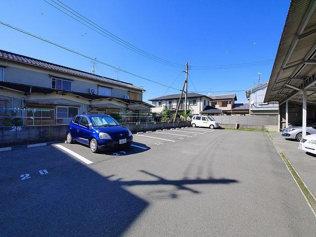 スカイマリーの駐車場|カースペースがあります