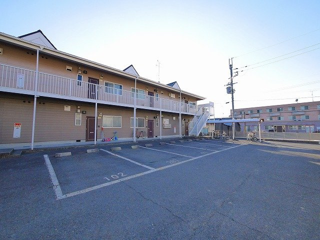 エスポアメゾン（北郡山町）の駐車場|駐車場があるので、車を買う予定の方も安心です