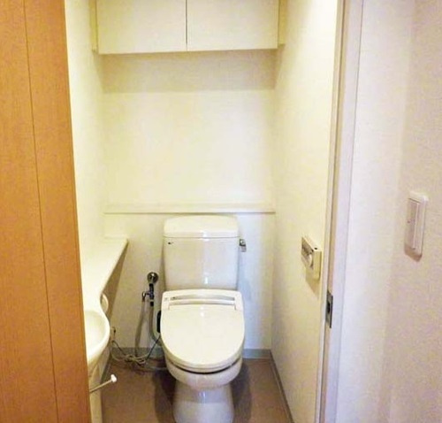 新宿区河田町の賃貸マンションのその他|トイレ・リニューアル前参照