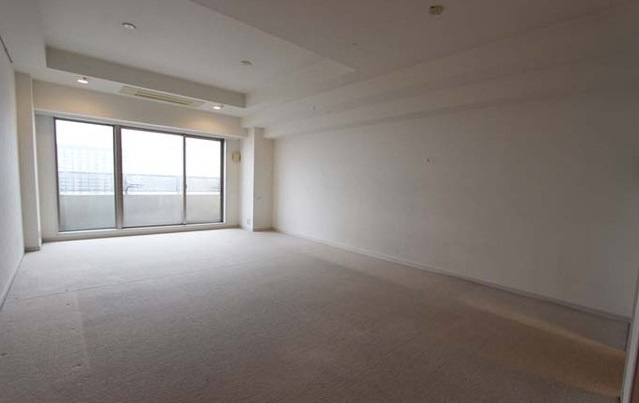 新宿区河田町の賃貸マンションの居間・リビング|リニューアル工事前参照