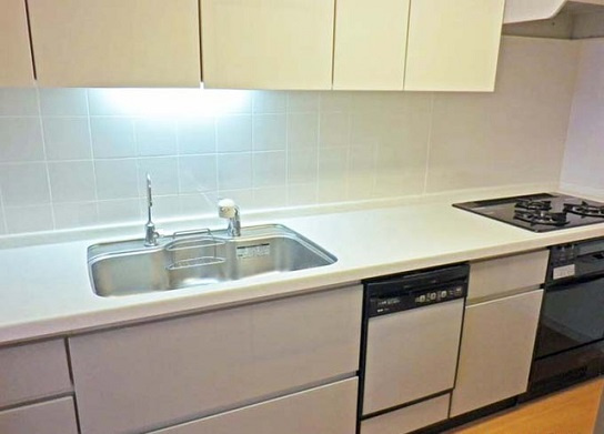 新宿区河田町の賃貸マンションのキッチン|リニューアル工事前参照