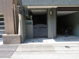 【エントランス】