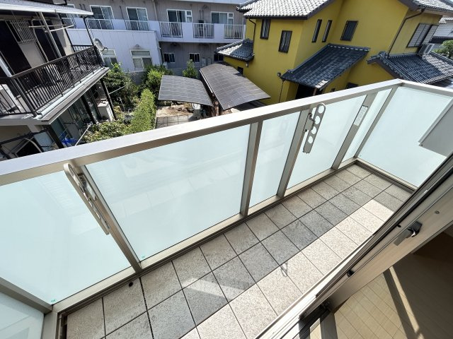 加古郡播磨町古田１丁目のアパートのバルコニー
