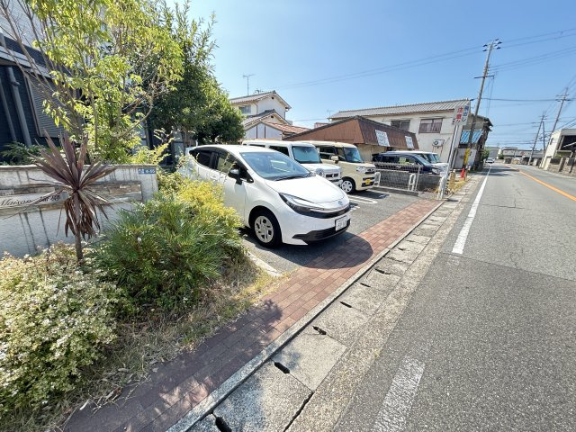 加古郡播磨町古田１丁目のアパートの駐車場