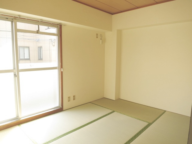 ドミール八坂の和室