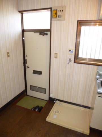 片倉ハイツの玄関