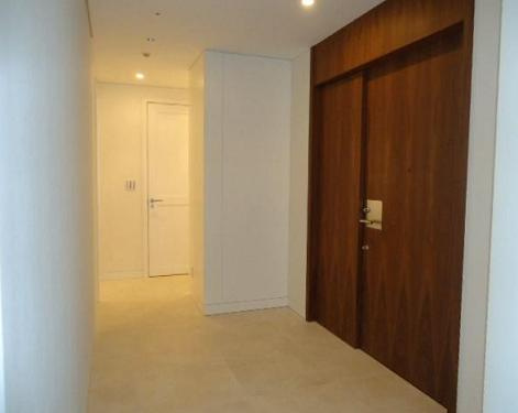 港区六本木１丁目の賃貸マンションの玄関|他タイプ参照