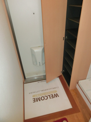 【玄関】 | アベニーレ弘明寺 | アベニーレ弘明寺　玄関