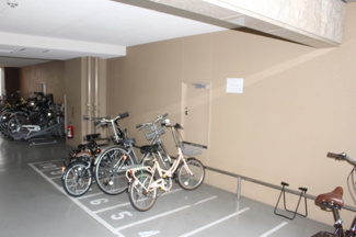 【その他共用部分】 | 雨に濡れない自転車置き場は便利です。
