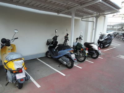 【その他共用部分】 | メゾン横浜能見台Ｂ棟 | バイク置場