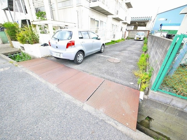 ル・ヴァン・クレールの駐車場|駐車スペースもあります