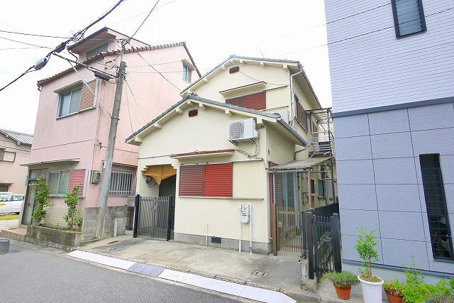 南京終町一戸建の外観|外観もきれいです
