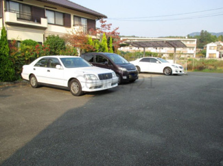 【駐車場】