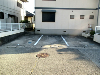 【駐車場】