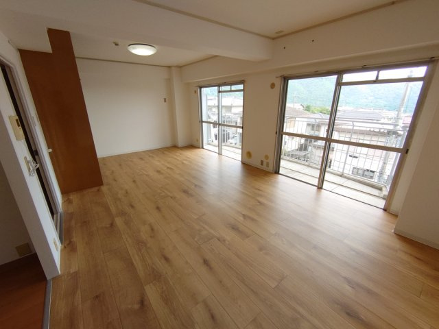 【居間・リビング】 | 伏尾台マンション