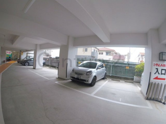 【駐車場】