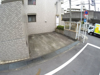【駐車場】