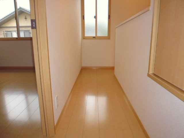 フォルトゥーナカーサＢのその他|２F廊下