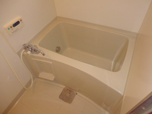 フォルトゥーナカーサＢの浴室