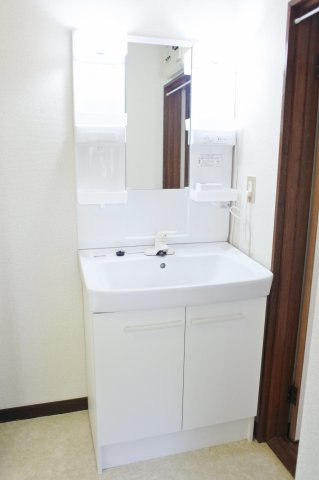 中澤邸貸家の独立洗面台