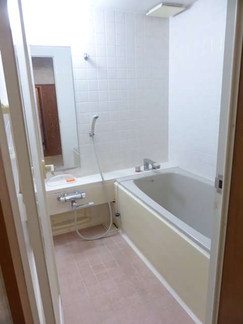 大田　倉庫付住居の浴室