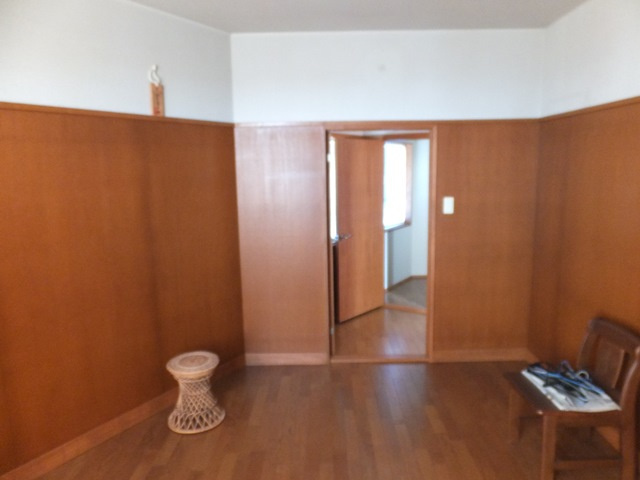 大田　倉庫付住居の洋室