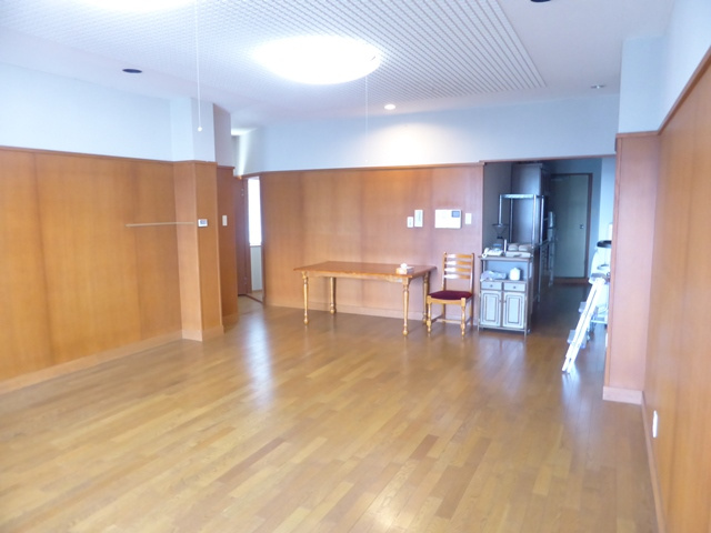 大田　倉庫付住居の居間・リビング